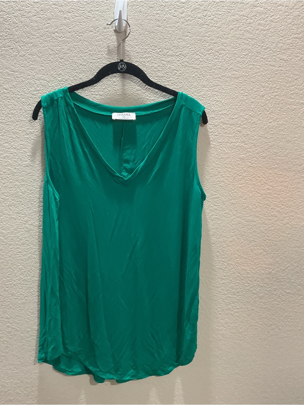 Zenana Sleeveless V-Neck Camisole in Emerald